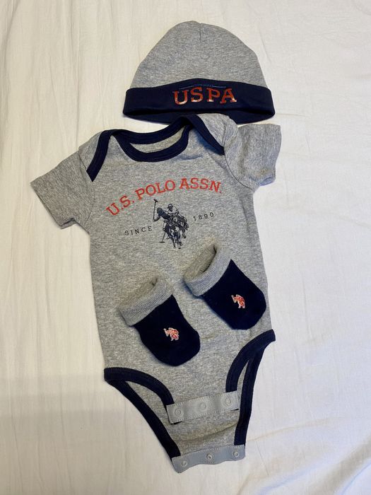 Zestaw U.S. Polo Assn body, czapka, skarpetki