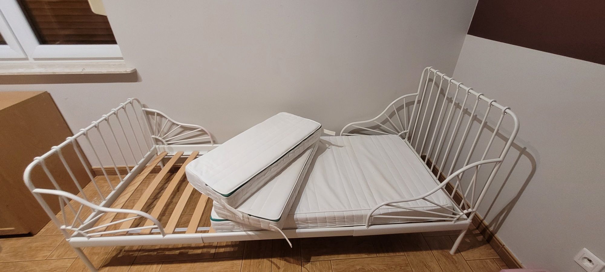 Ikea Minnen łóżko rozsuwane z materacem i dnem