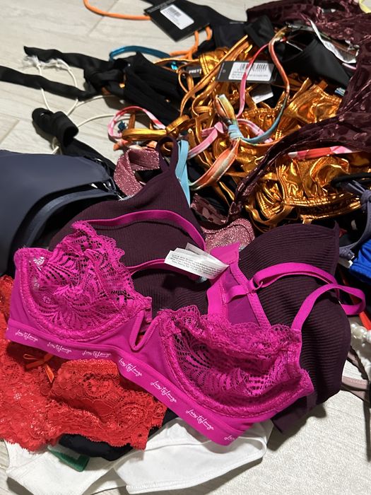 Лот жіночого одягу купальник