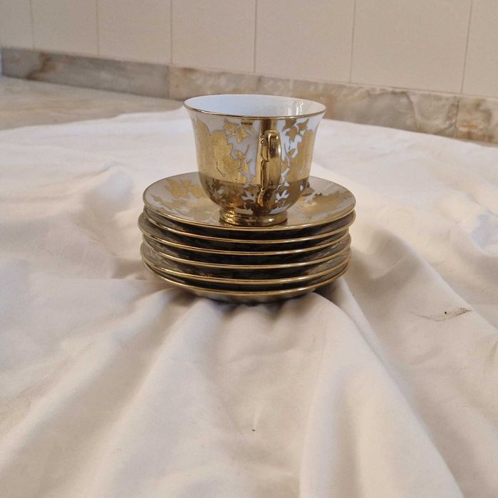 Conjunto de chá em bom estado