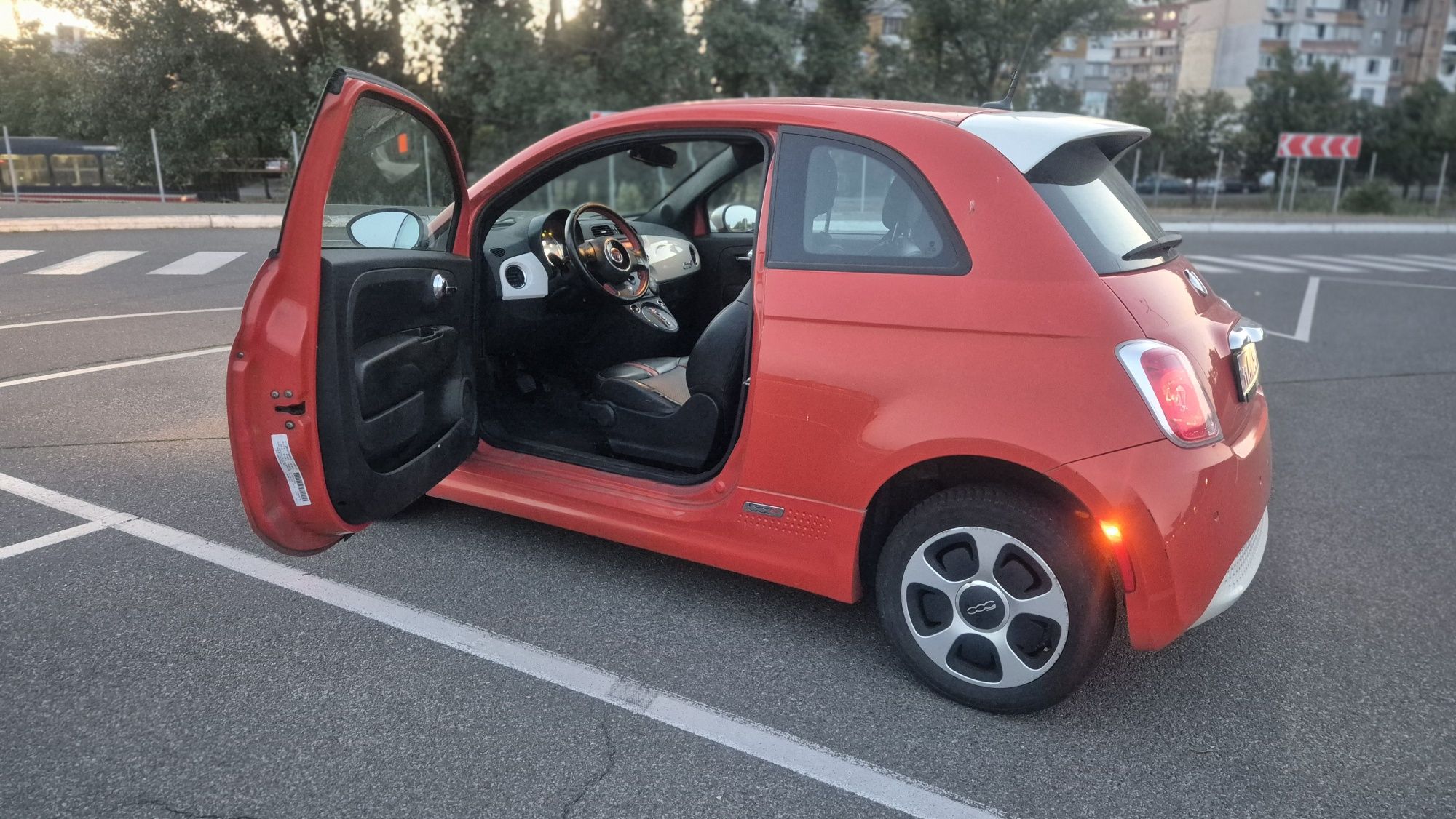 Продам електромобіль Фіат 500е
