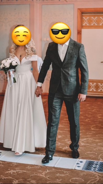 Продам весільну сукню