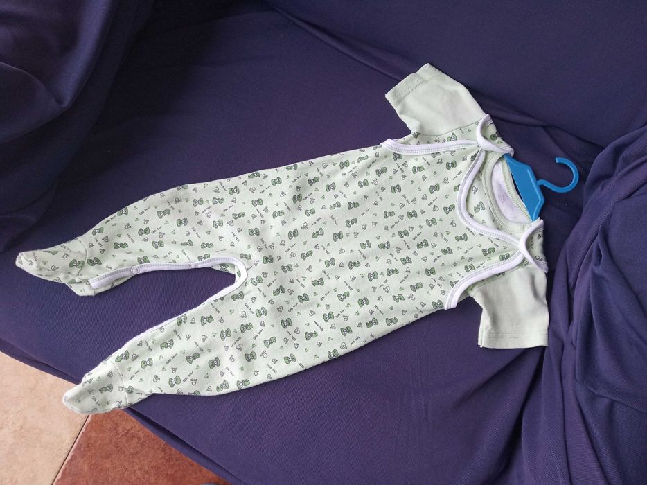 26) Komplet body i śpiochy jak nowe 74