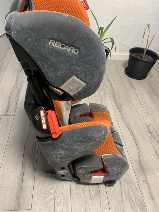 Дитяче автокрісло