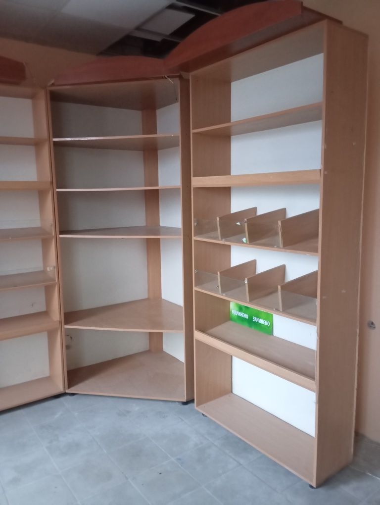 Продам торгові стелажі.