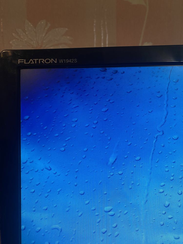 Продам монитор Flatron w1942s