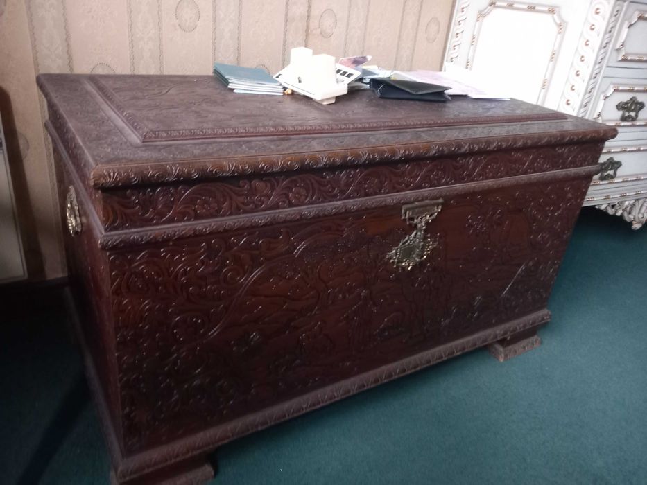 Arca em mogno, bom estado