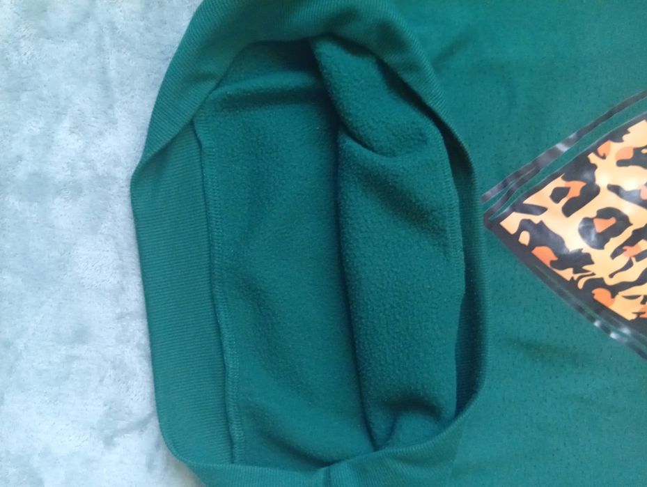 Стильний жіночий світшот з леопрдовим серцем