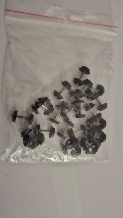 Kolejka TT 1:120 kółka do wag., plastik 8,4mm,komplet 25 szt.+5 gratis