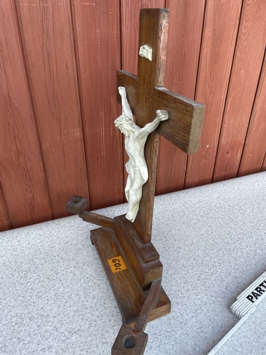 Drewniany krzyż stary