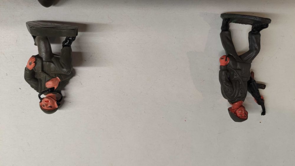 Солдатики  Армейцы ГДР NVA Командир офицер резина связист німці