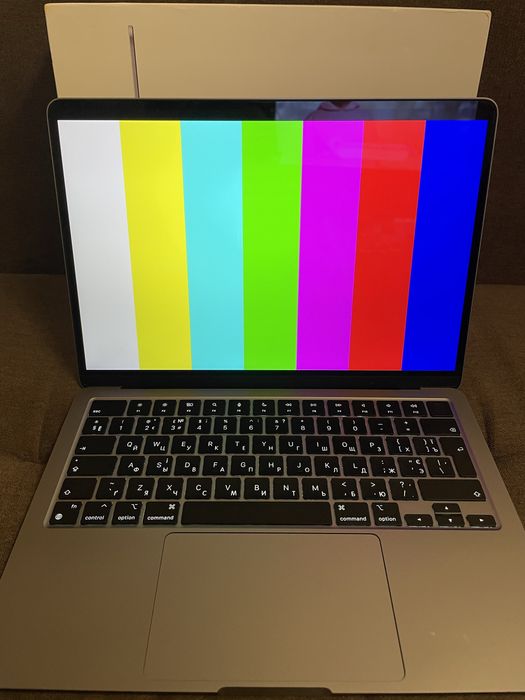 Мдм MacBook Air M2 в гарному стані