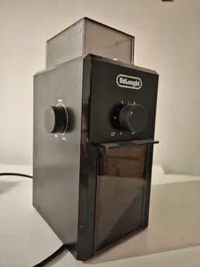 Młynek do kawy delonghi