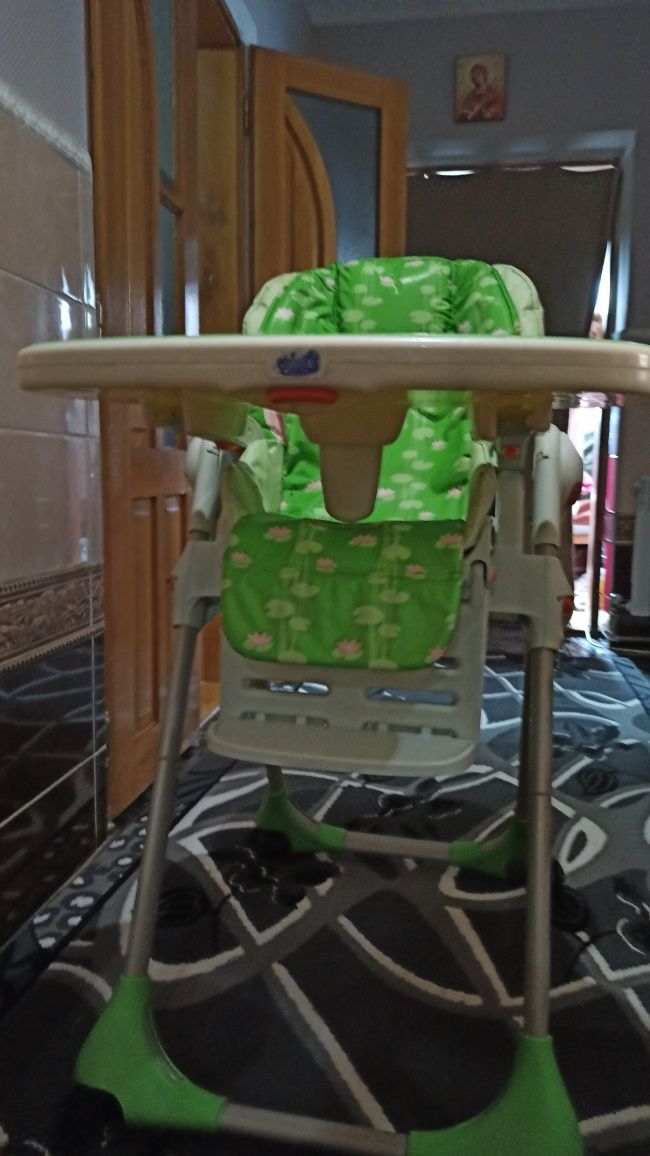 Продається дитячий стілець стіл