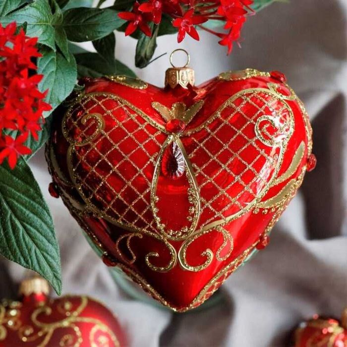 Serce w złote ornamenty - bombka handmade od Bombkarnia