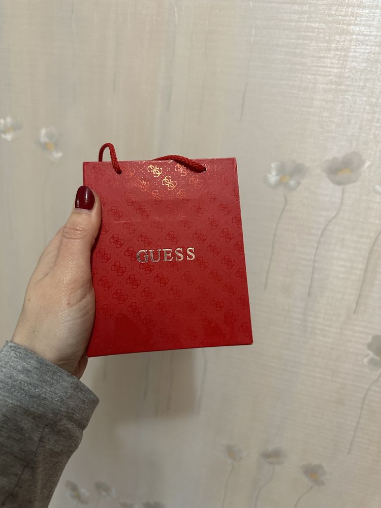 Оригінальний годинник guess