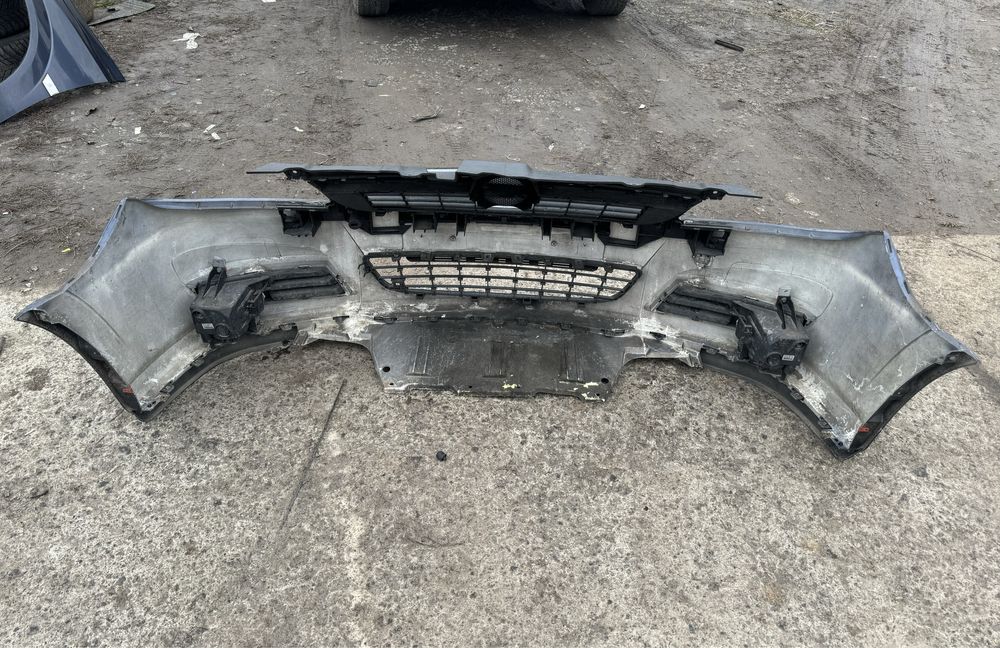 Бампер передній Опель Вектра Ц рестайлінг передний бампер Opel Vectra