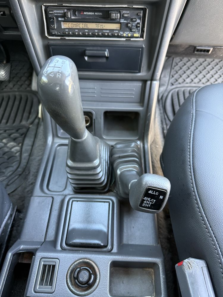 MITSUBISHI PAJERO - 2.8 L Cilindrada - COMO NOVO