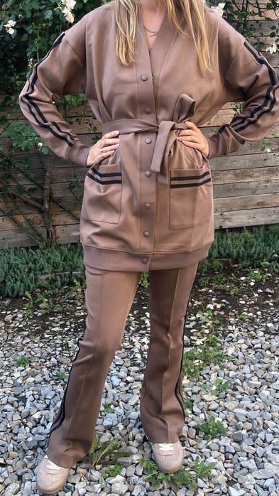 Костюм жіночий Костюм жіночий трійка