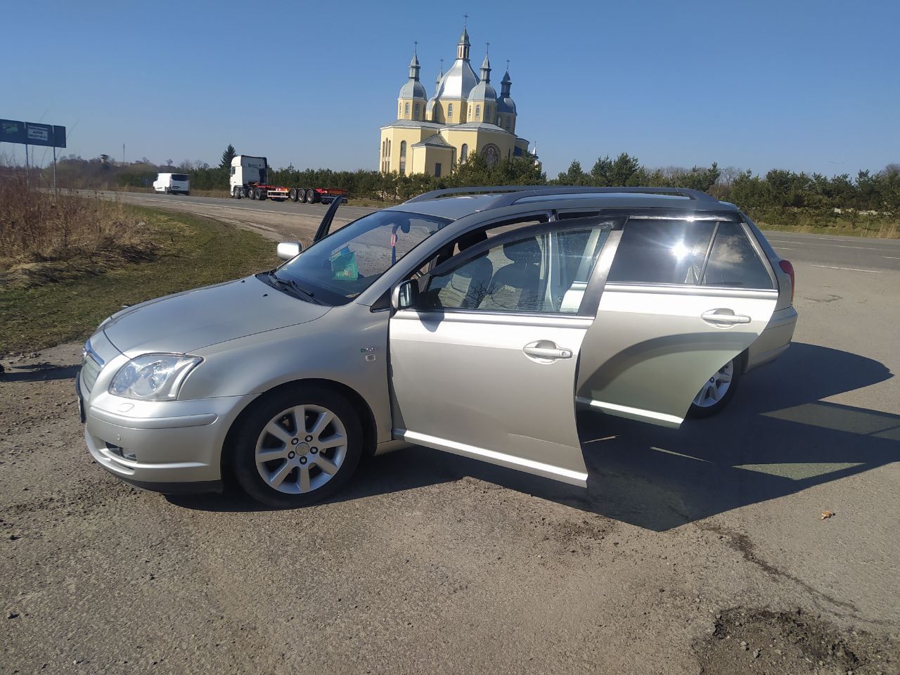 Продам Toyota Avensis