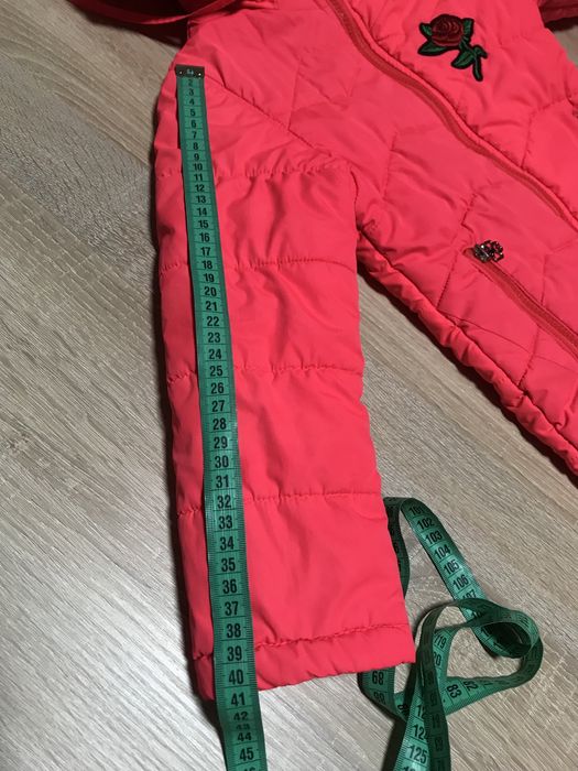 Куртка демисезонная на девочку на 4-5 лет, 110 размер
