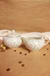 Cukierniczka i mlecznik z białej porcelany Lettin