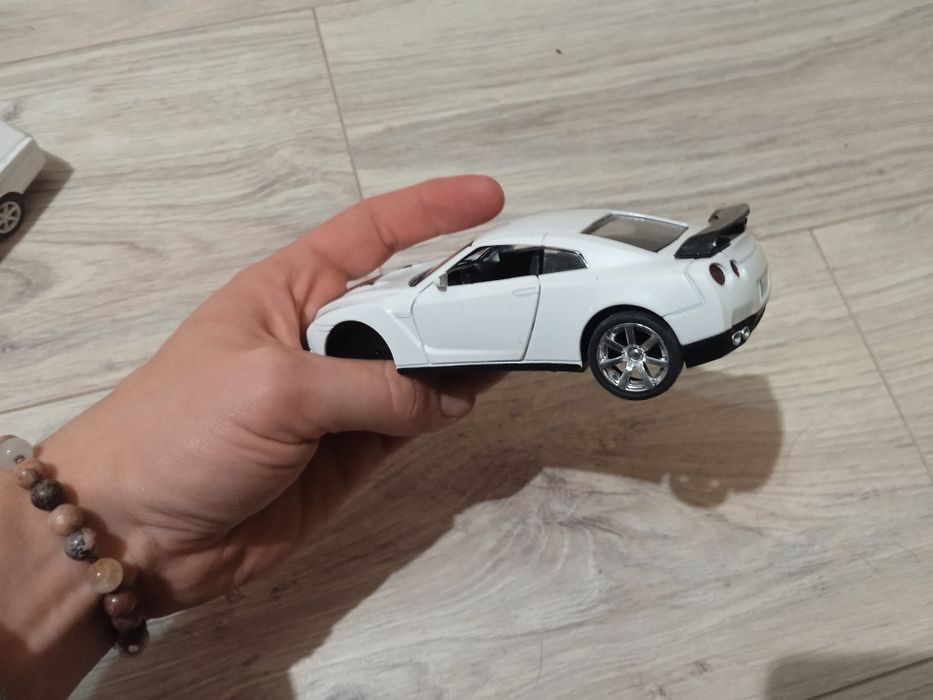 Модели не все что на фото есть ещё