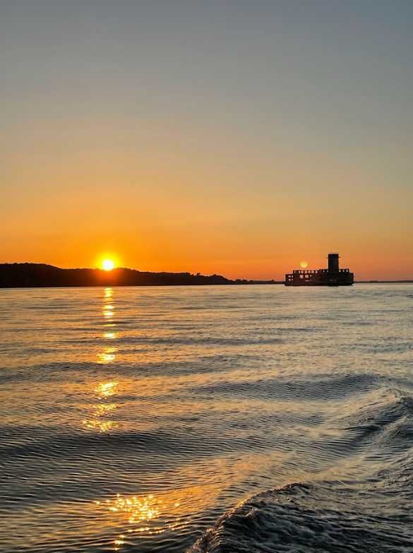 Rejsy łodzią motorowodną. Gdynia Sopot Gdańsk Hel Jastarnia