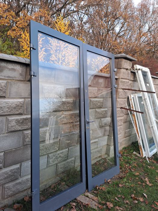 Двері вхідні алюмінієві