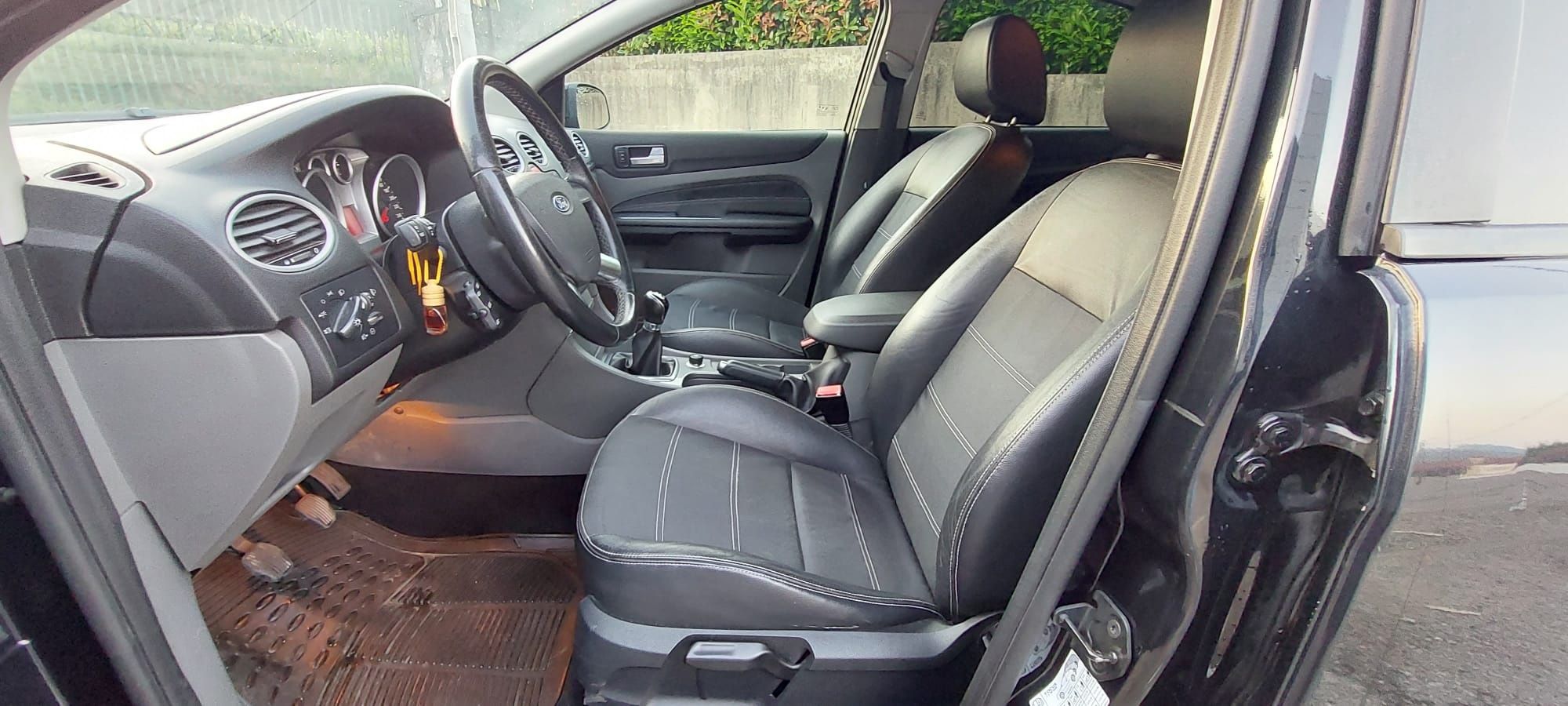 Ford focus 1.6tdci c/novo