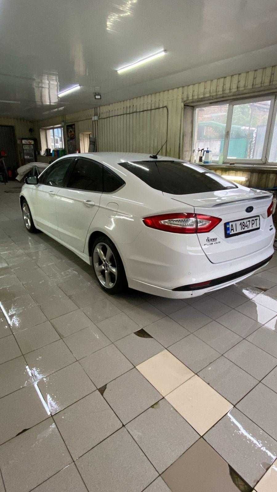 Ford Fusion. 2013, 1.6, 145000 км.
