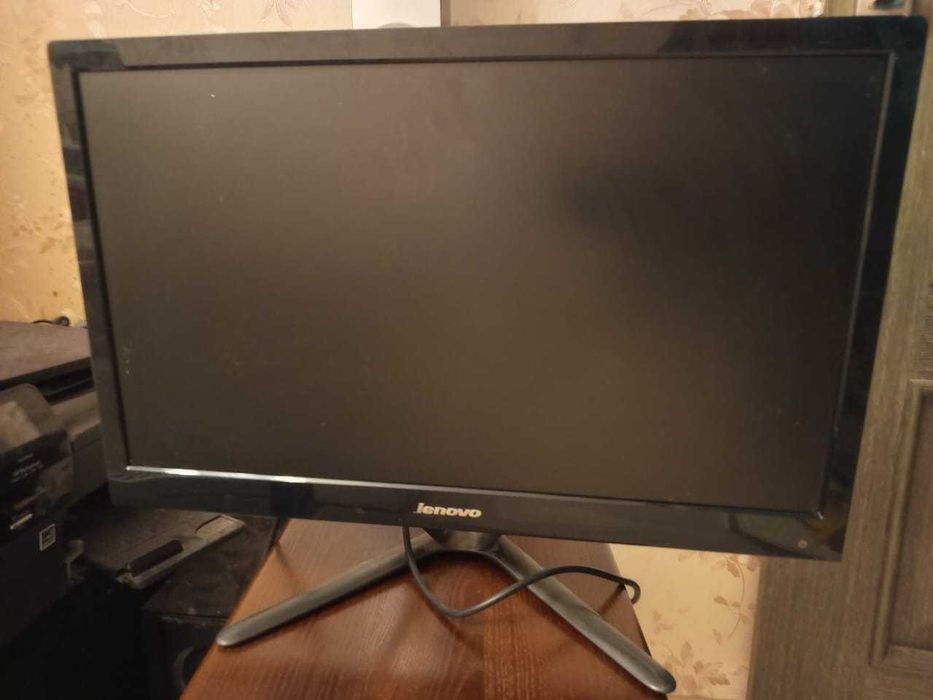 Продам монітор Lenovo 21.5" LI2221swA ідеальний стан