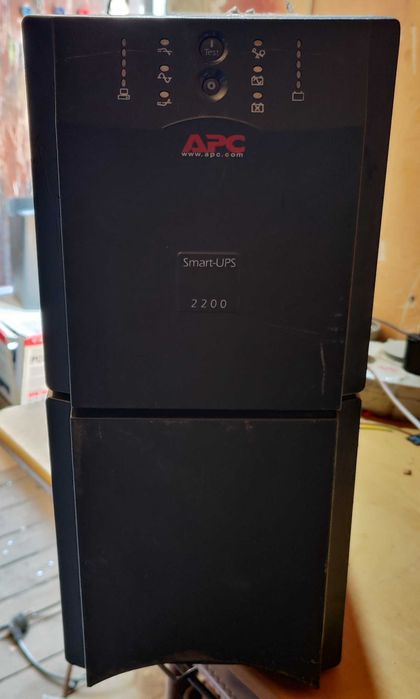 Безперебійник ДБЖ АРС Smart UPS 2200
