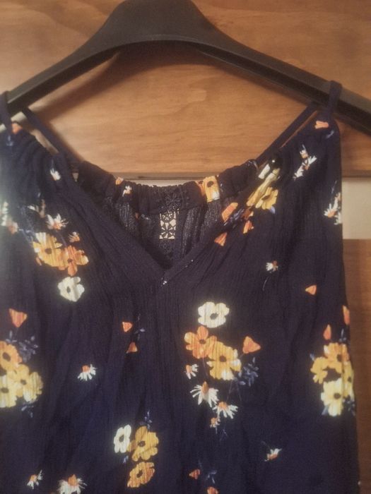 Bluzka damska H&M rozm.S 100%viskoza stan bardzo dobry.