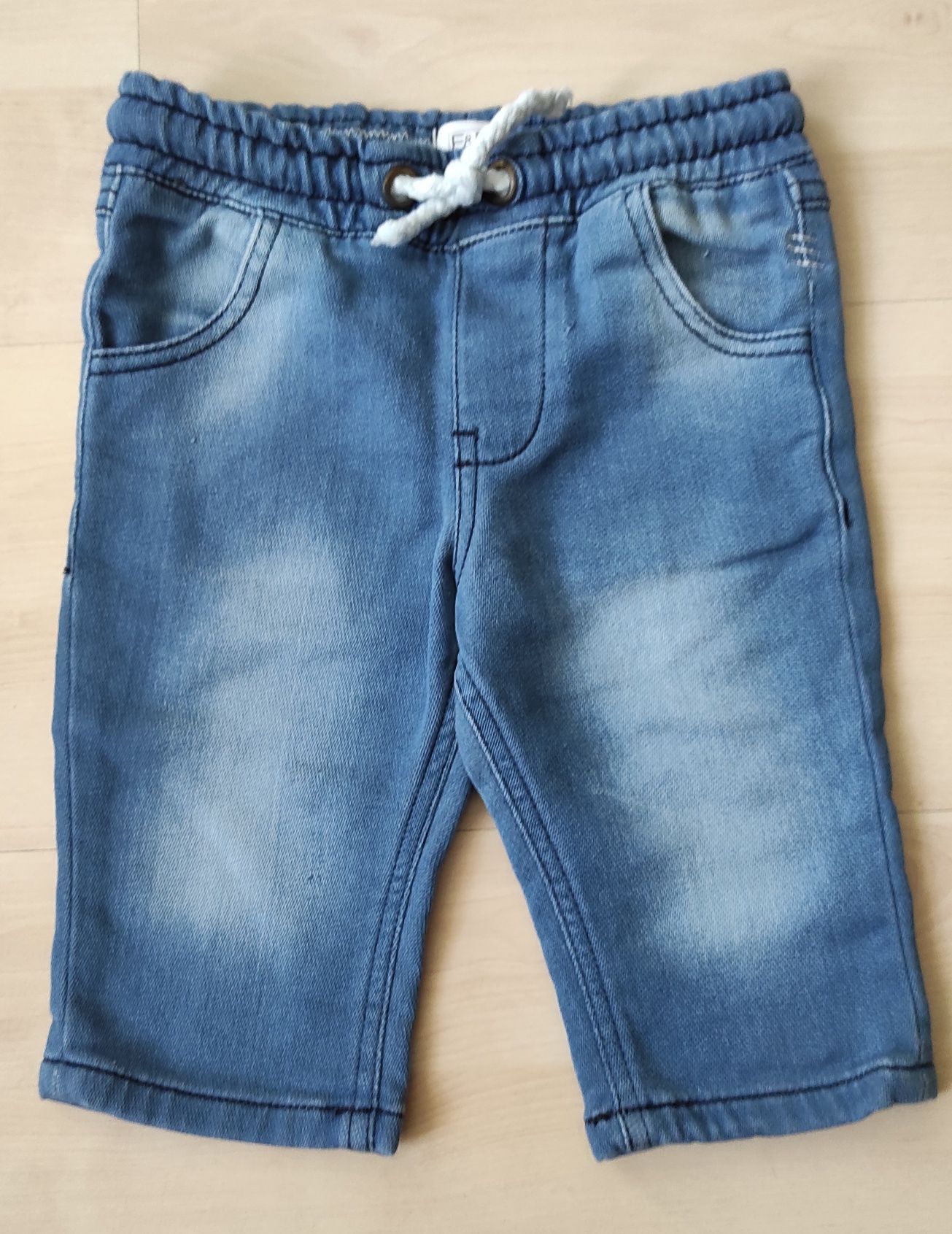 Krótkie spodenki jeansowe dla chłopca rozm 98