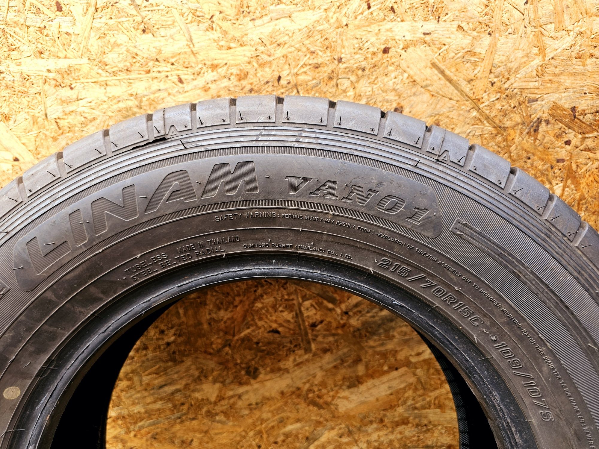 Idealne!!  8,5mm. 215/70 r15C Falken Linam. VAN01.  22/23