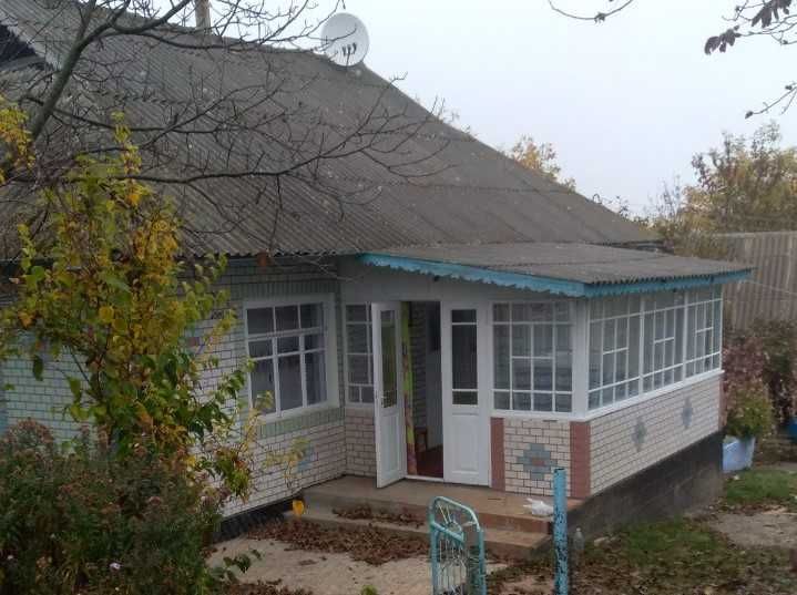 Продам будинок, с. Куча. ділянка 50 ст.