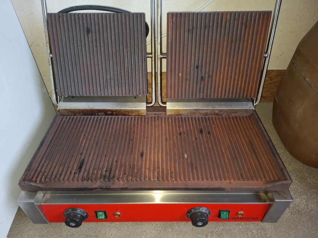 Opiekacz grill kontaktowy