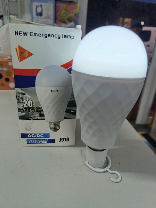 Аварийная лампочка аккумуляторная лампочка 20вт 2акб опт 100ш