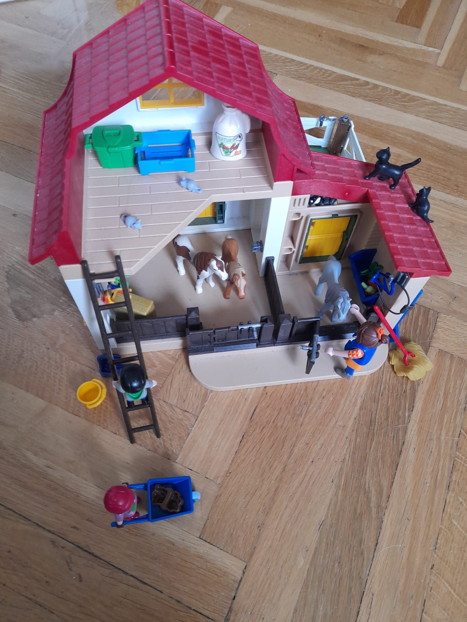 Playmobil stadnina koni