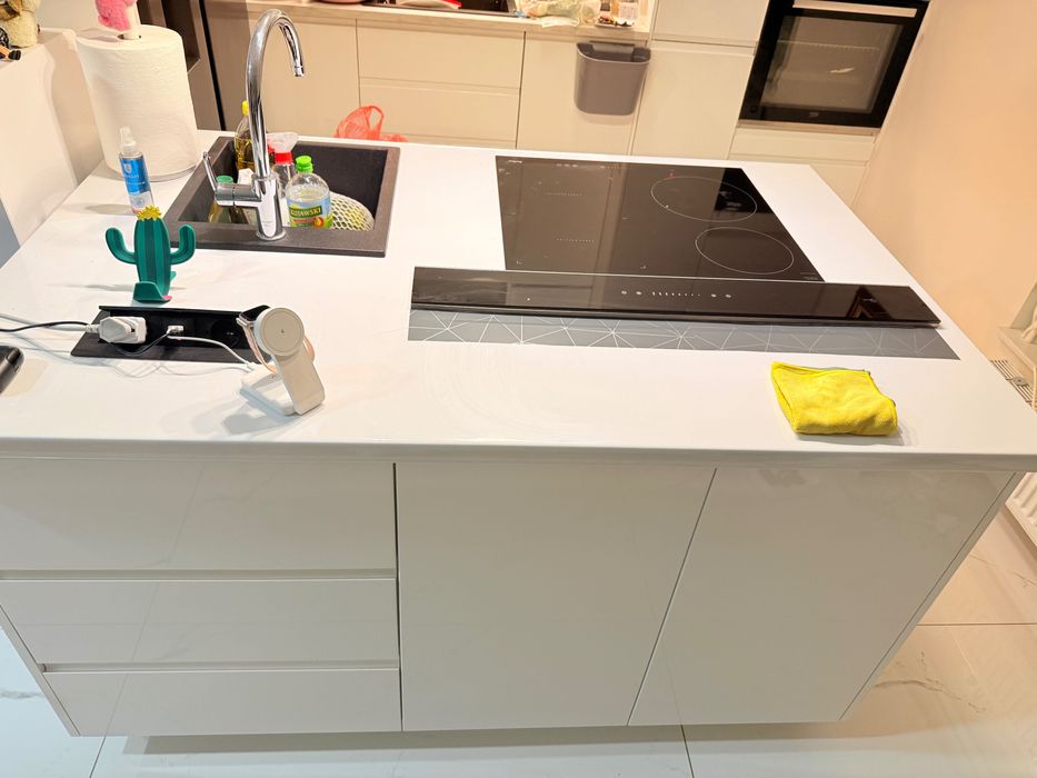 Wyspa kuchenna + okap wysuwany + płyta indukcyjna + nowy zlew