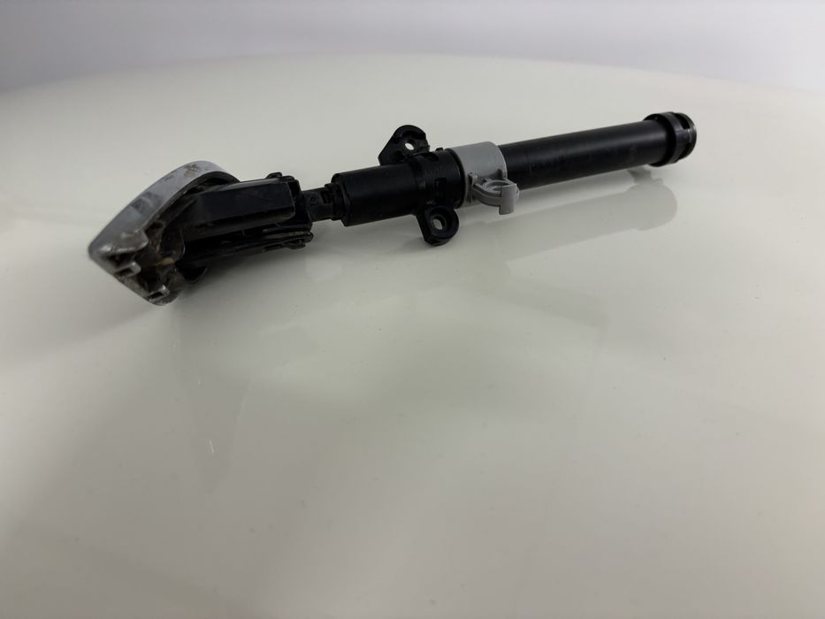 Spryskiwacz reflektora lamp przednich reflektor Maserati Quattroporte