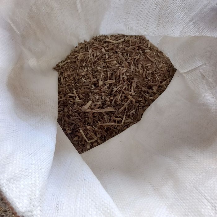 Опилки твёрдых пород сухие