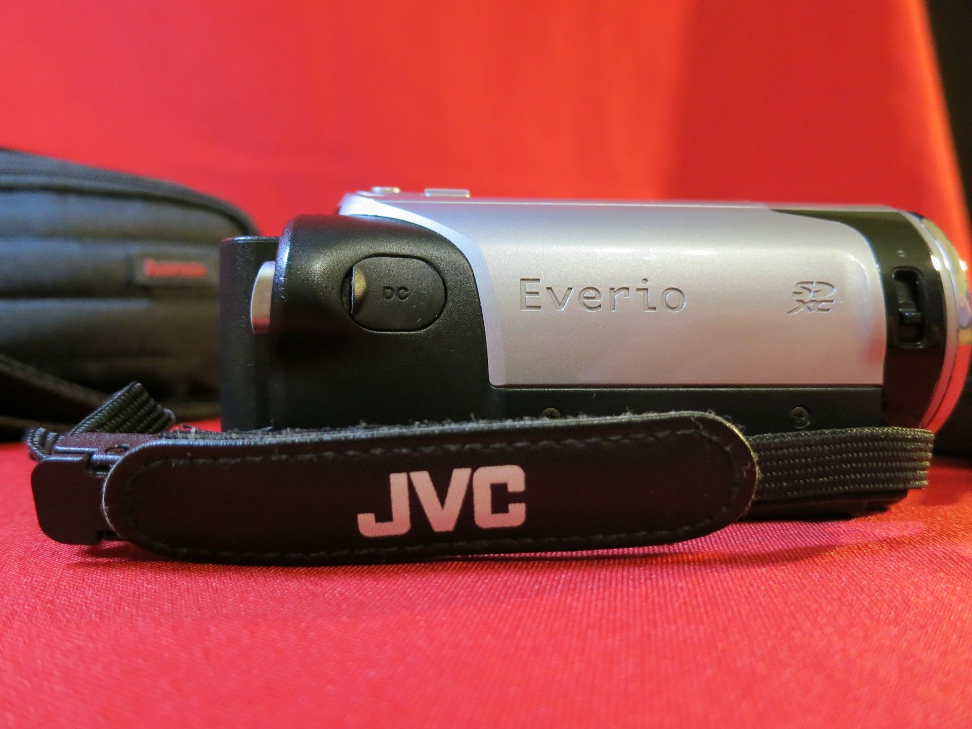 Відеокамера JVC GZ - HM 30SE