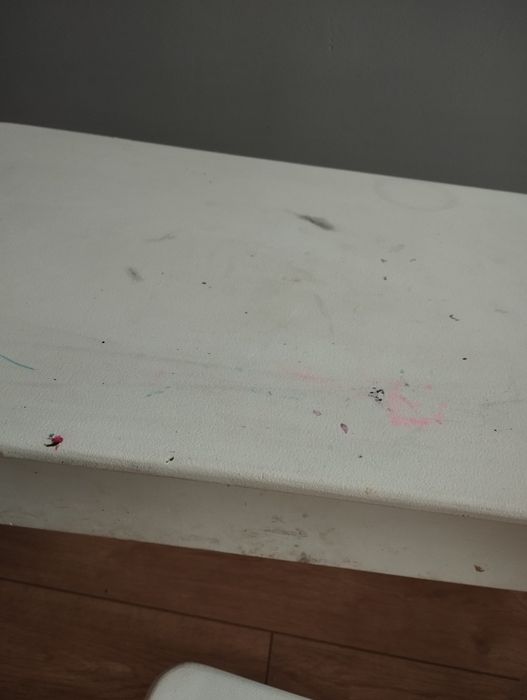 Stolik plus dwa krzesełka