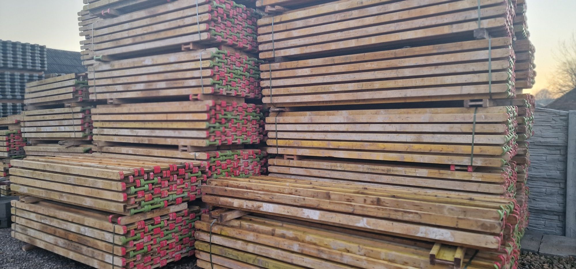 Plyty szalunkowe stemple dźwigary doki