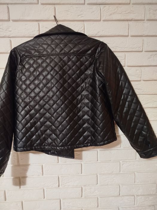 Krótka kurtka ramoneska czarna pikowana