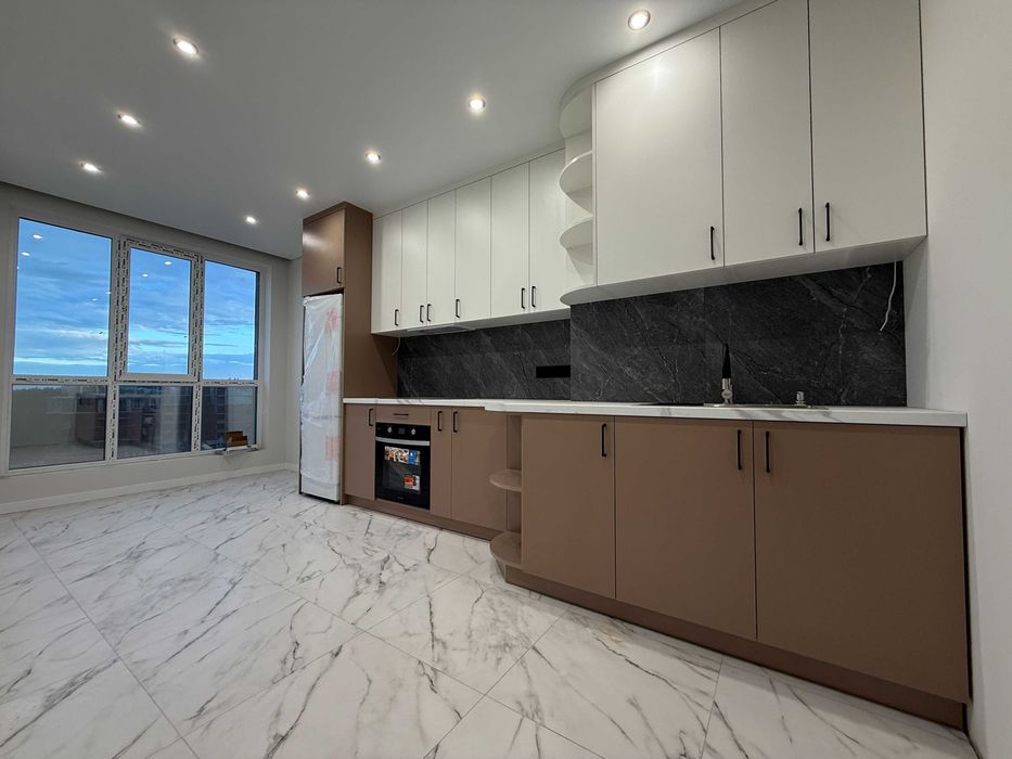 Видова квартира з люкс ремонтом! Центральний парк,без комісії! Торг є!