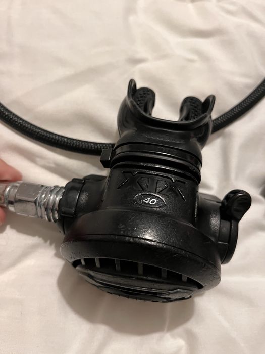 2 reguladores, 1 andar e manómetro apeks