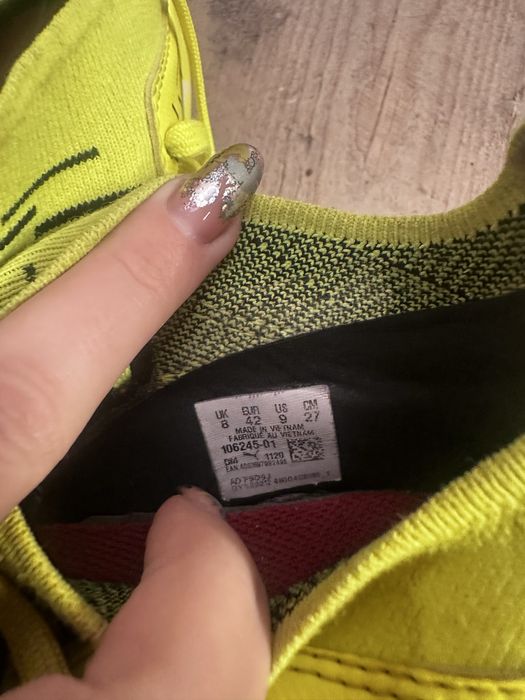 Чоловічі бутси на футбол